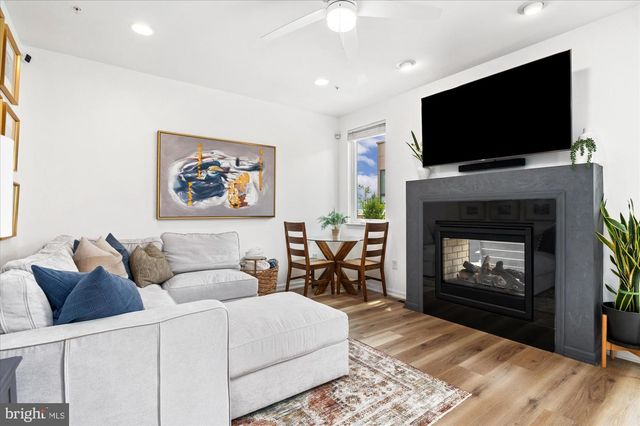 128 CAMBRIA WALK, Alexandria, VA 22304