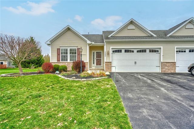 1082 Railway Crossing, Webster, NY 14580