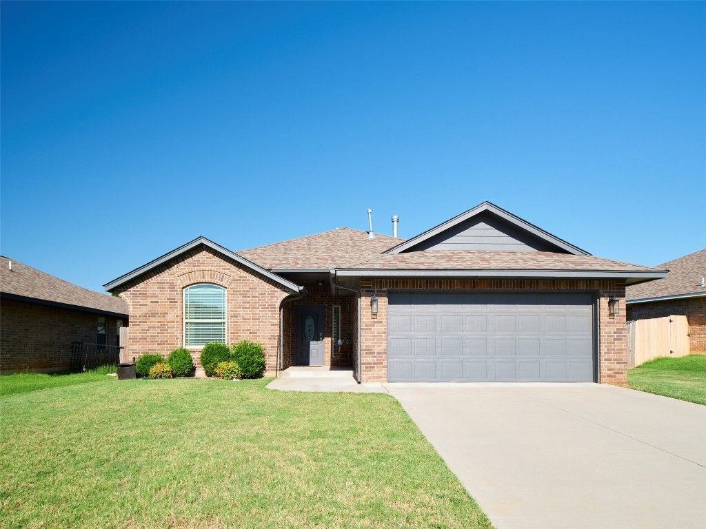 838 Twin Lakes Drive, Noble, OK 73068