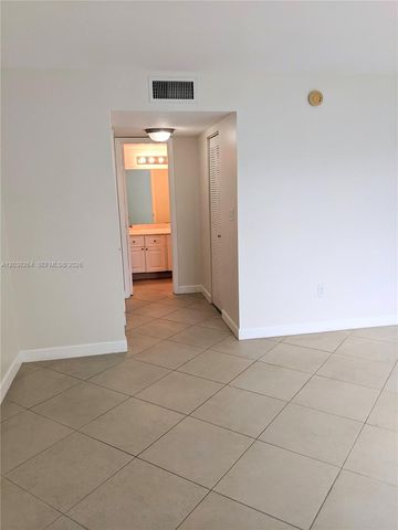 711 N Pine Island Road 314, Plantation, FL 33324