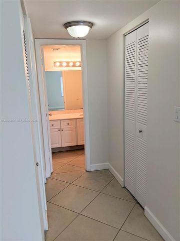 711 N Pine Island Road 314, Plantation, FL 33324