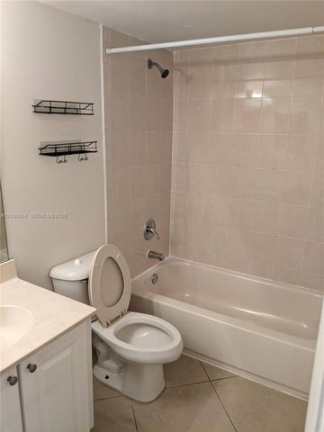 711 N Pine Island Road 314, Plantation, FL 33324