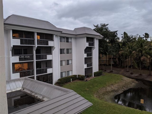 711 N Pine Island Road 314, Plantation, FL 33324