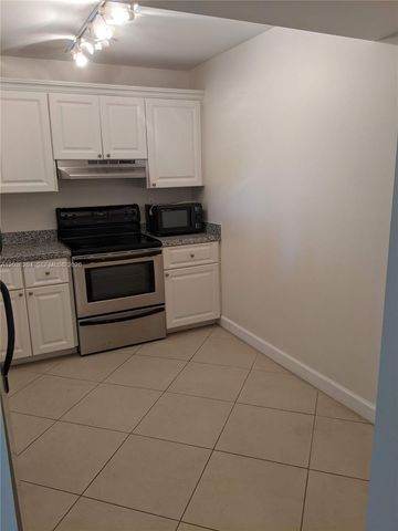 711 N Pine Island Road 314, Plantation, FL 33324