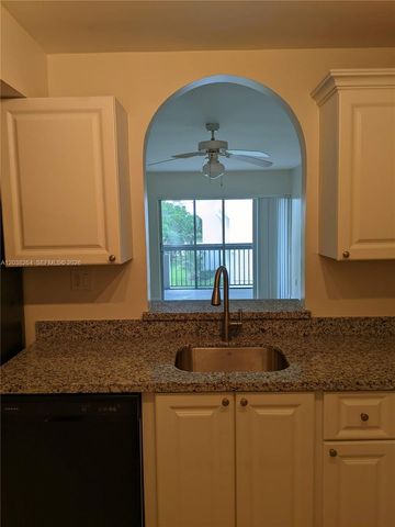 711 N Pine Island Road 314, Plantation, FL 33324