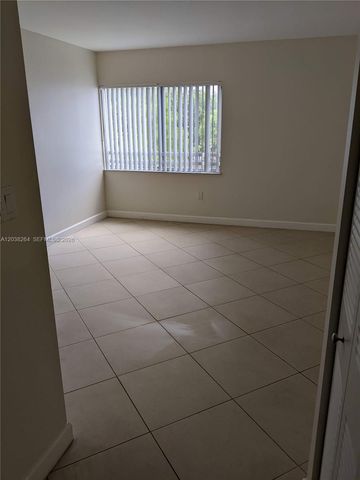 711 N Pine Island Road 314, Plantation, FL 33324