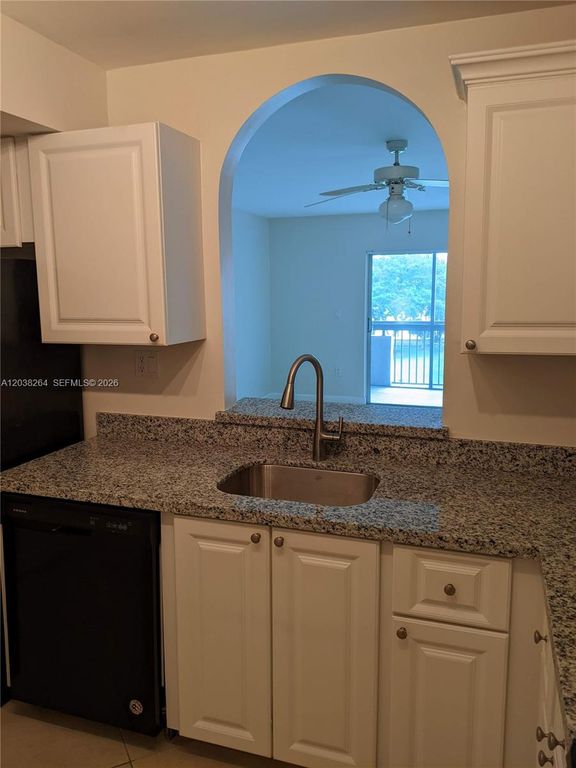 711 N Pine Island Road 314, Plantation, FL 33324