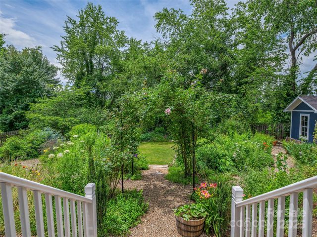7 Mill Stone Drive, Asheville, NC 28803