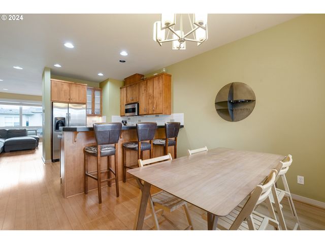 3412 Sw Moss St, Portland, OR 97219