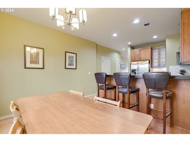 3412 Sw Moss St, Portland, OR 97219