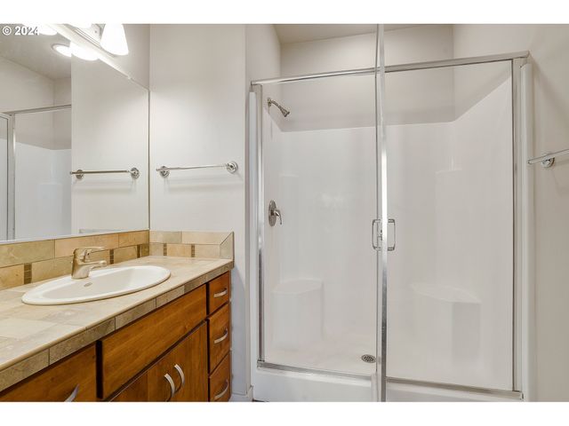 3412 Sw Moss St, Portland, OR 97219