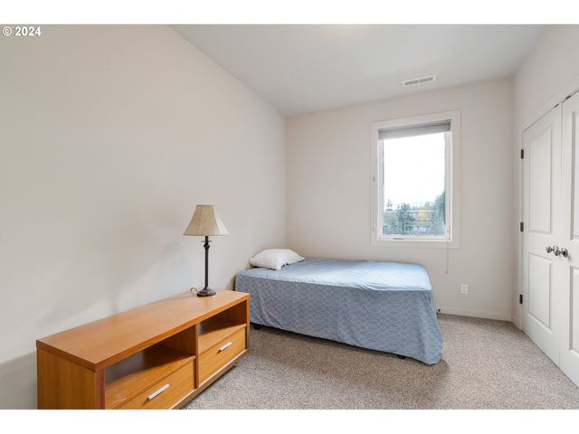 3412 Sw Moss St, Portland, OR 97219