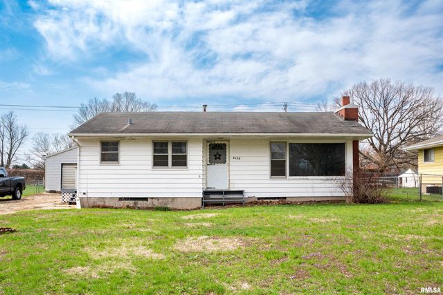 5024 E LAWRENCE Avenue, Chillicothe, IL 61523