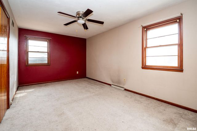 5024 E LAWRENCE Avenue, Chillicothe, IL 61523