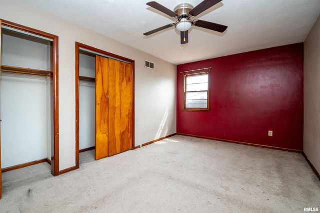 5024 E LAWRENCE Avenue, Chillicothe, IL 61523