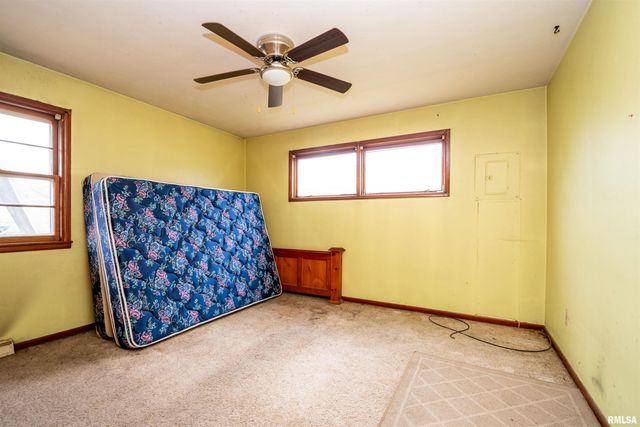 5024 E LAWRENCE Avenue, Chillicothe, IL 61523