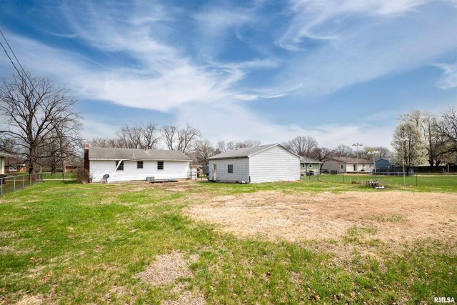 5024 E LAWRENCE Avenue, Chillicothe, IL 61523