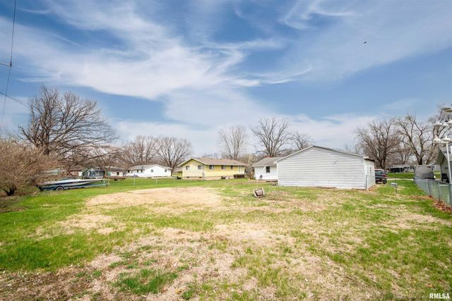 5024 E LAWRENCE Avenue, Chillicothe, IL 61523