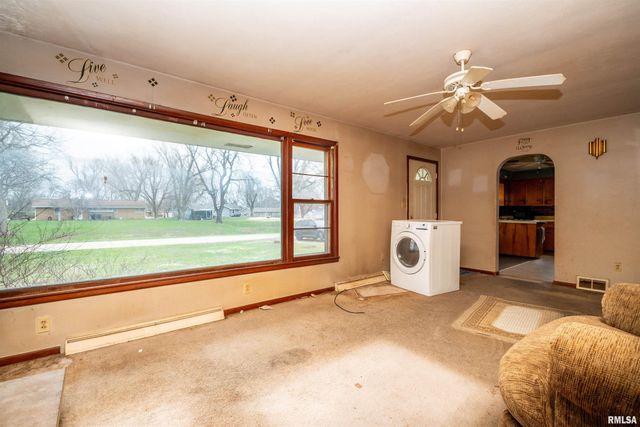 5024 E LAWRENCE Avenue, Chillicothe, IL 61523