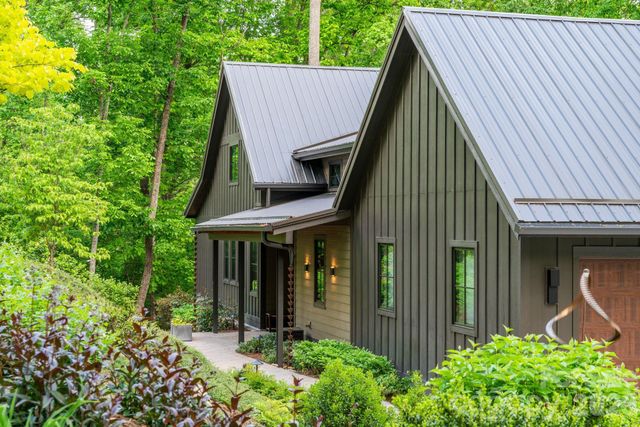 154 Wandering Oaks Way, Asheville, NC 28805