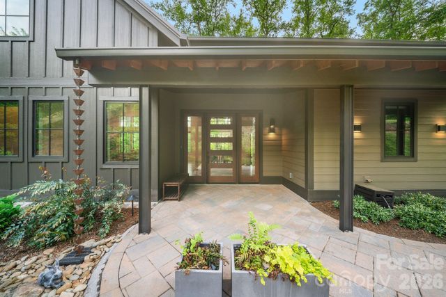 154 Wandering Oaks Way, Asheville, NC 28805