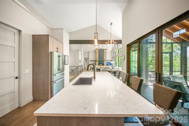 154 Wandering Oaks Way, Asheville, NC 28805