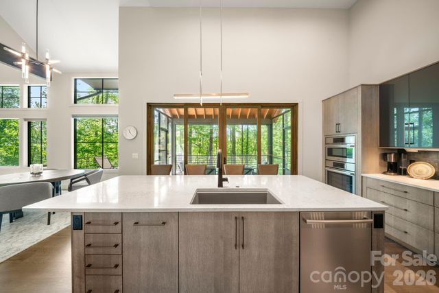 154 Wandering Oaks Way, Asheville, NC 28805