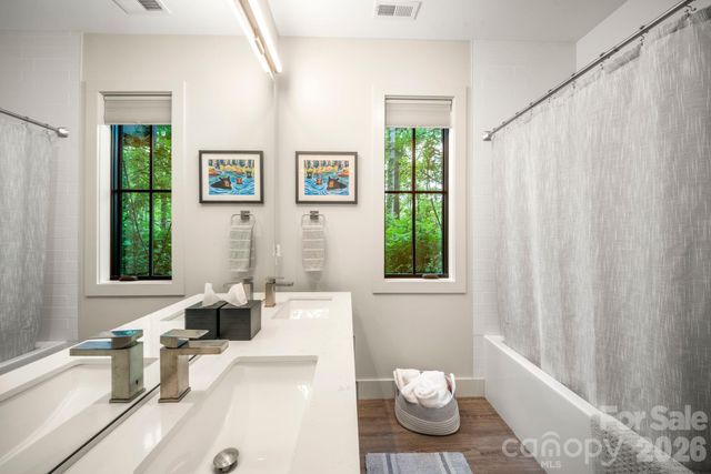 154 Wandering Oaks Way, Asheville, NC 28805