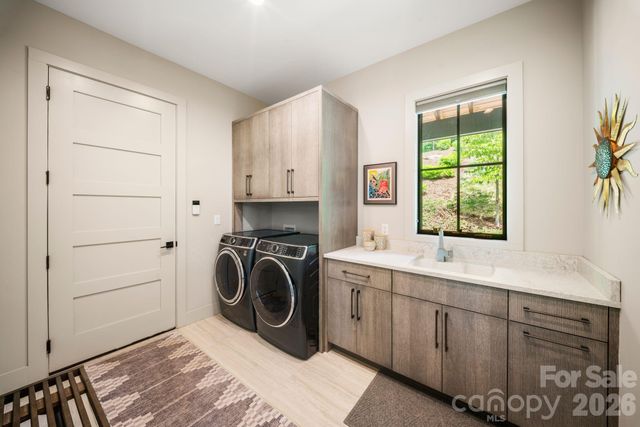 154 Wandering Oaks Way, Asheville, NC 28805