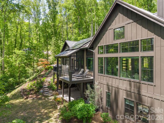154 Wandering Oaks Way, Asheville, NC 28805