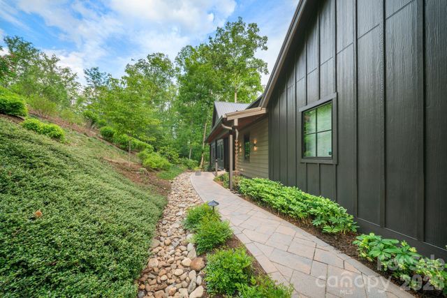 154 Wandering Oaks Way, Asheville, NC 28805