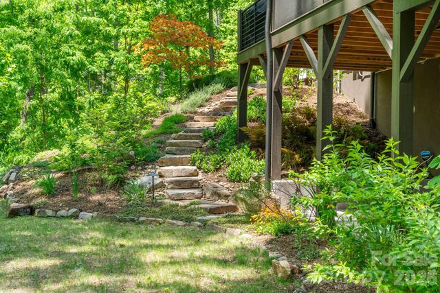 154 Wandering Oaks Way, Asheville, NC 28805