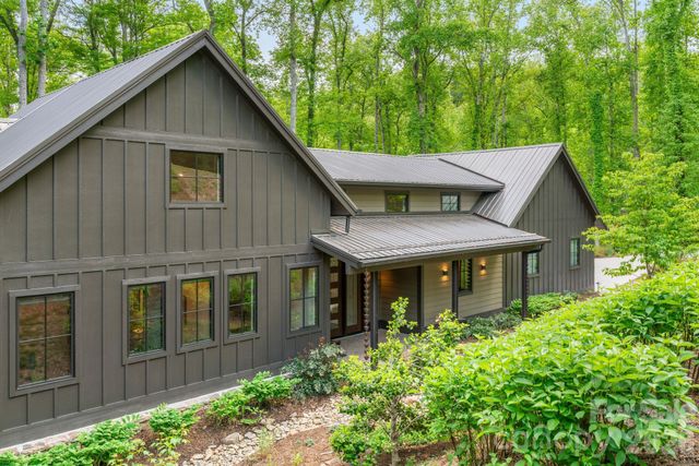 154 Wandering Oaks Way, Asheville, NC 28805