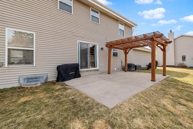 N7848 Maple Ridge ROAD, Oconomowoc, WI 53066