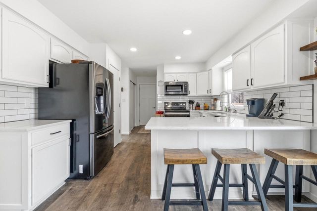 N7848 Maple Ridge ROAD, Oconomowoc, WI 53066