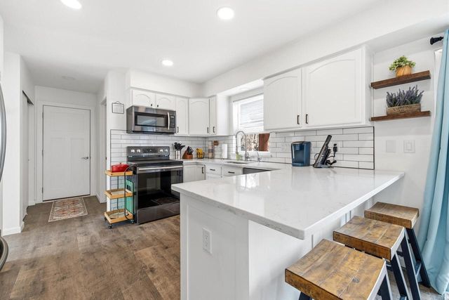 N7848 Maple Ridge ROAD, Oconomowoc, WI 53066