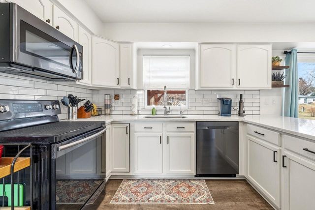 N7848 Maple Ridge ROAD, Oconomowoc, WI 53066