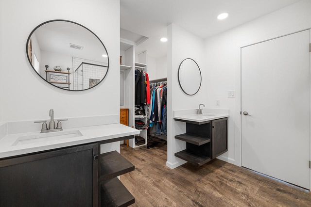 N7848 Maple Ridge ROAD, Oconomowoc, WI 53066