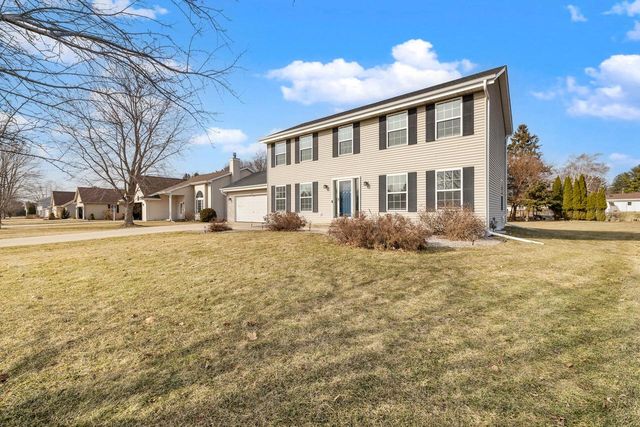 N7848 Maple Ridge ROAD, Oconomowoc, WI 53066