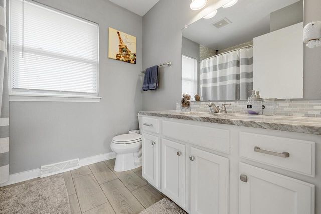 N7848 Maple Ridge ROAD, Oconomowoc, WI 53066