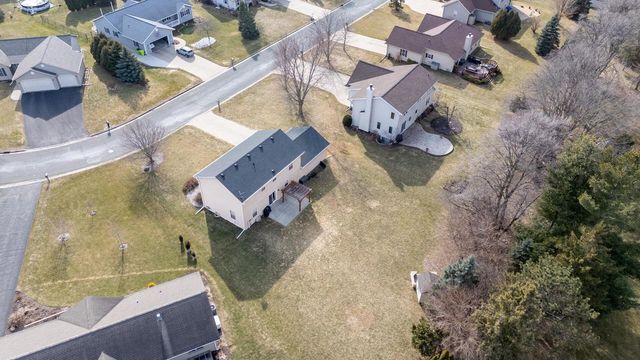 N7848 Maple Ridge ROAD, Oconomowoc, WI 53066