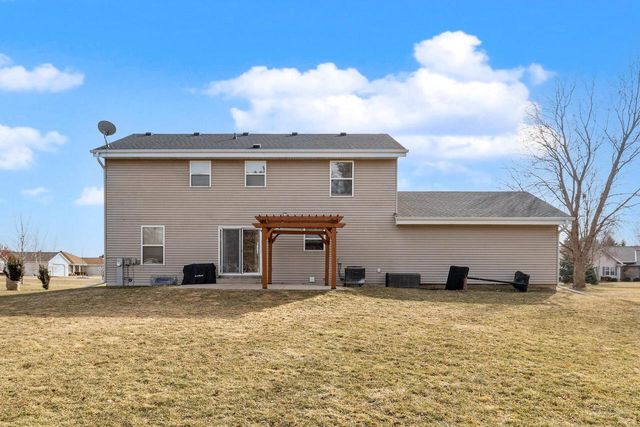 N7848 Maple Ridge ROAD, Oconomowoc, WI 53066