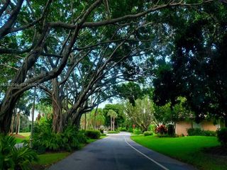 900 NW Greensward Lane 111G, Delray Beach, FL 33445