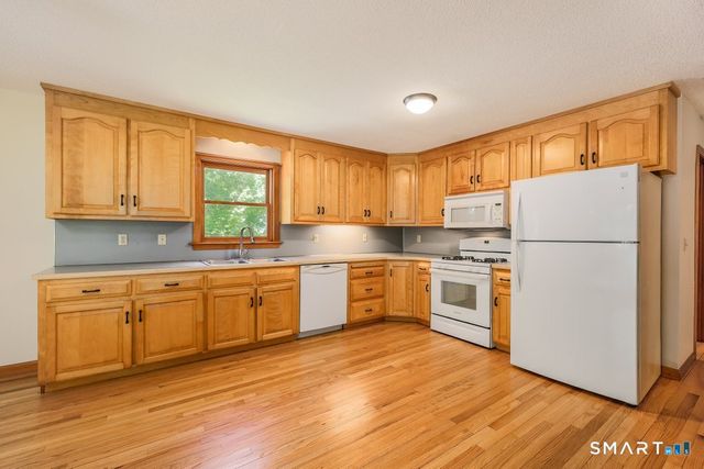 108 Fabyan Woodstock Road, Thompson, CT 06255