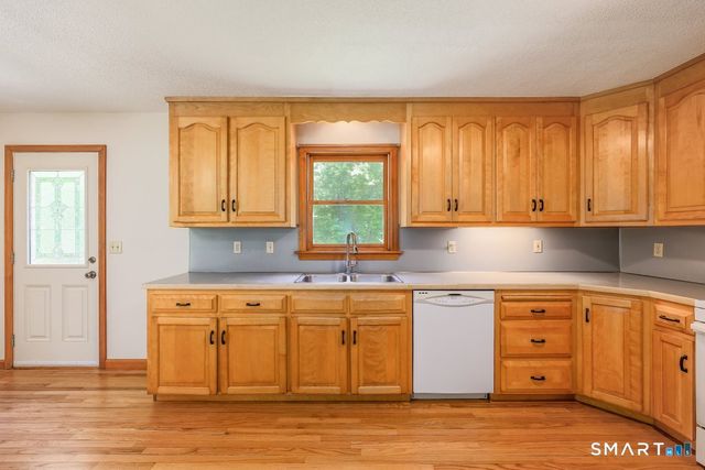 108 Fabyan Woodstock Road, Thompson, CT 06255