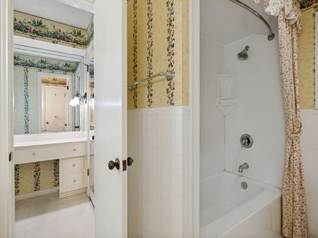 9240 Locarno Drive, Dallas, TX 75243