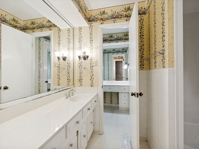 9240 Locarno Drive, Dallas, TX 75243