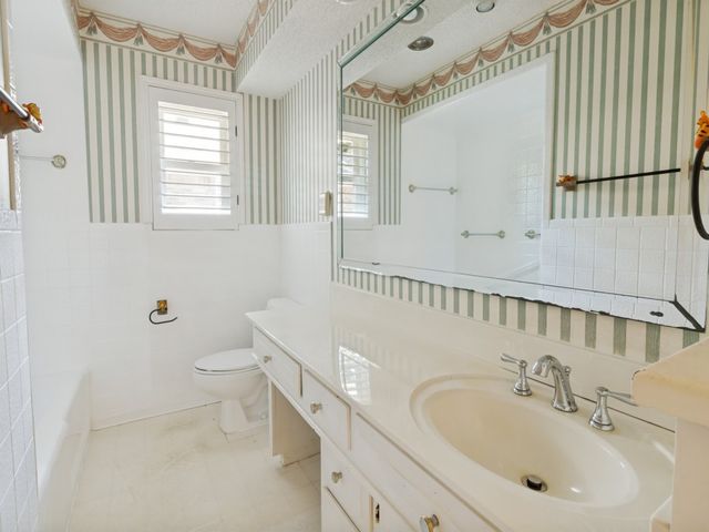 9240 Locarno Drive, Dallas, TX 75243