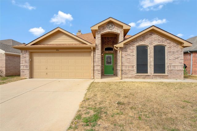 4816 Sapphire Lane, Granbury, TX 76049