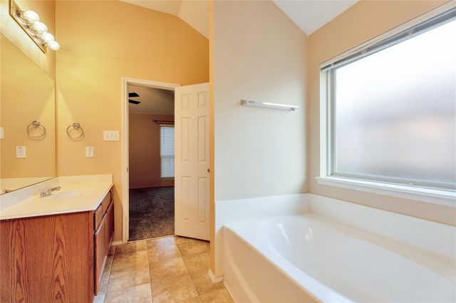 4816 Sapphire Lane, Granbury, TX 76049